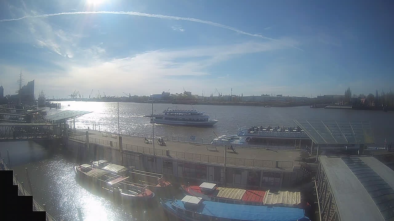 Archiv Foto Webcam Hamburg: Landungsbrücken