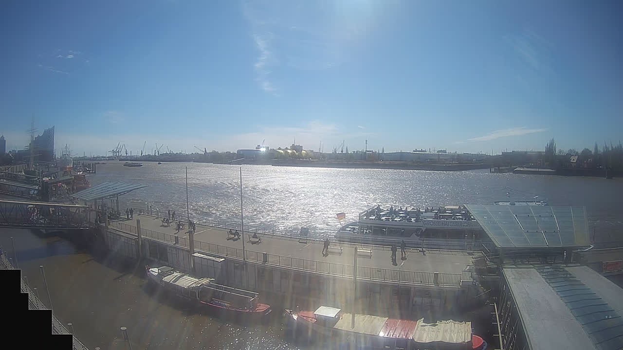 Archiv Foto Webcam Hamburg: Landungsbrücken