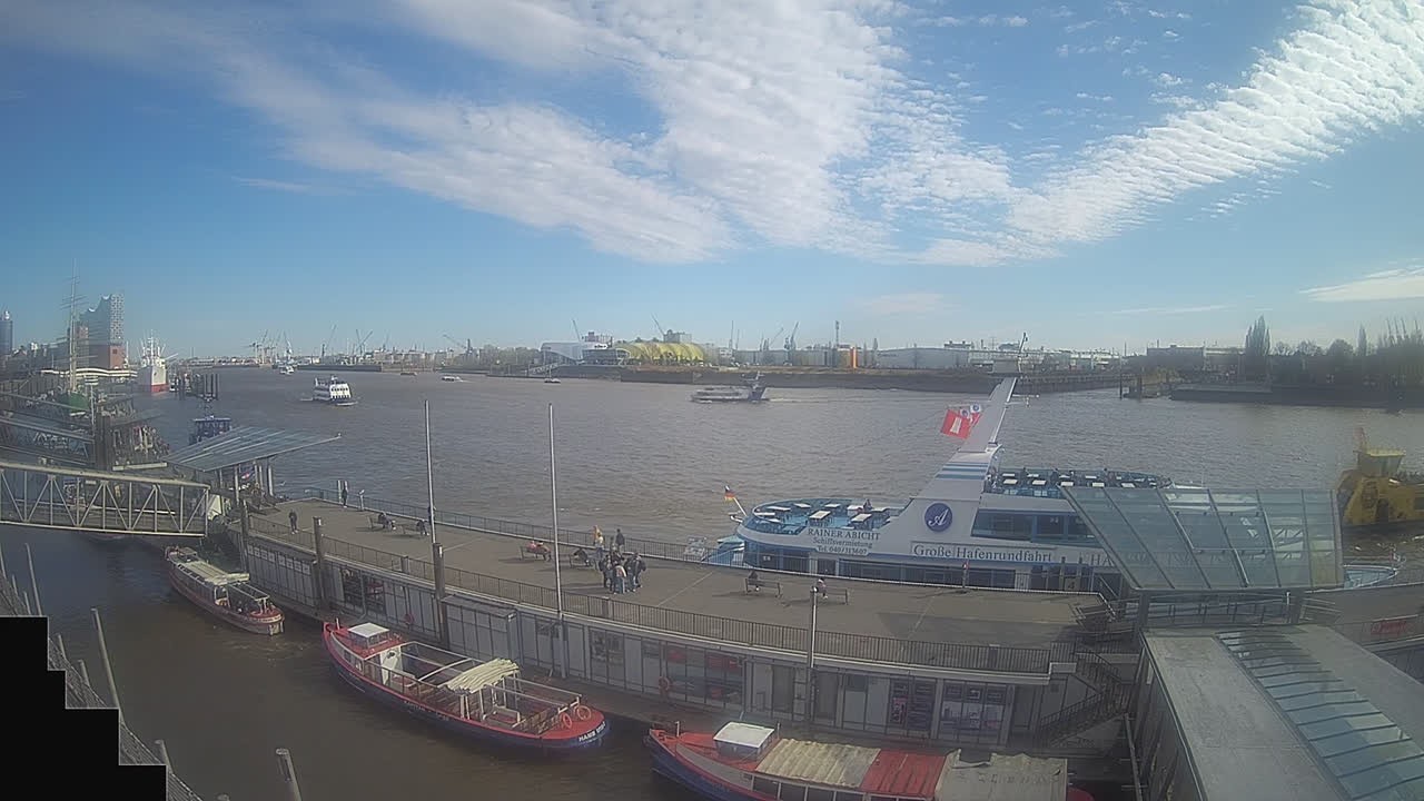 Archiv Foto Webcam Hamburg: Landungsbrücken