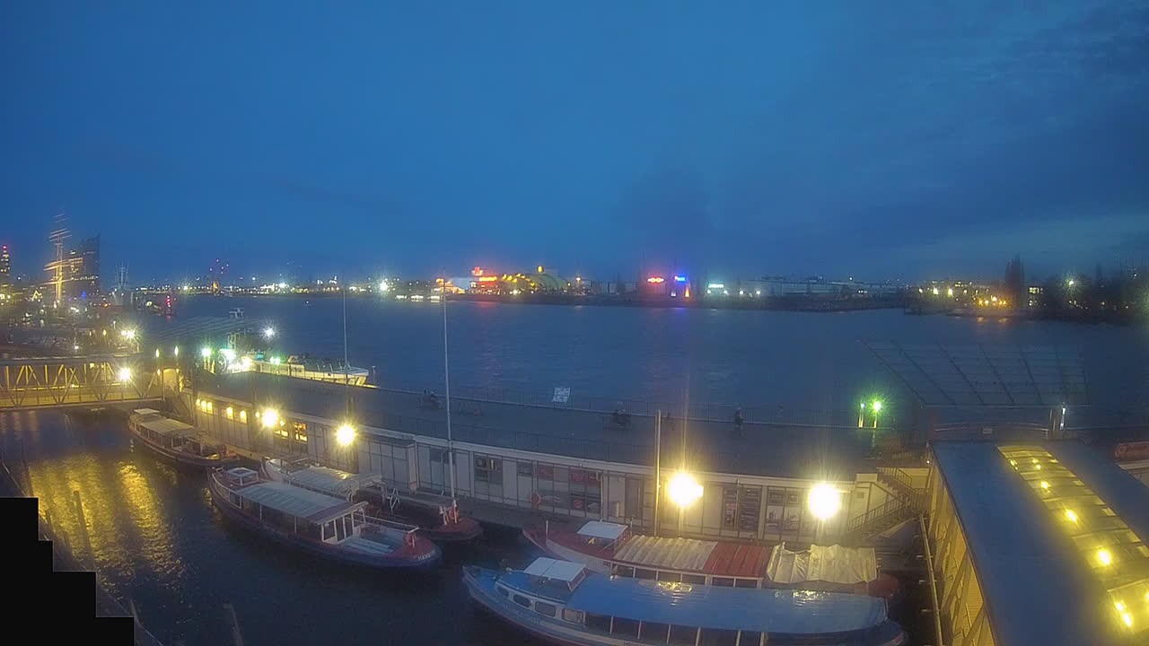 Archiv Foto Webcam Hamburg: Landungsbrücken