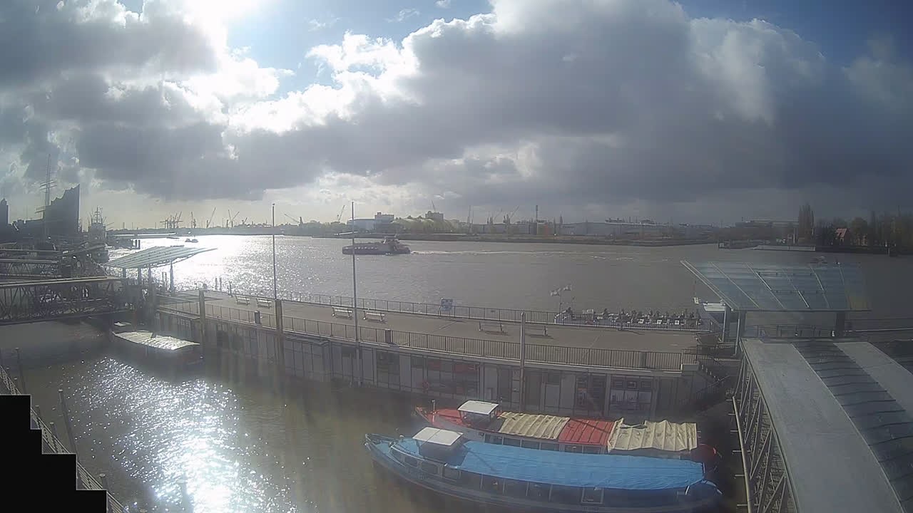 Archiv Foto Webcam Hamburg: Landungsbrücken