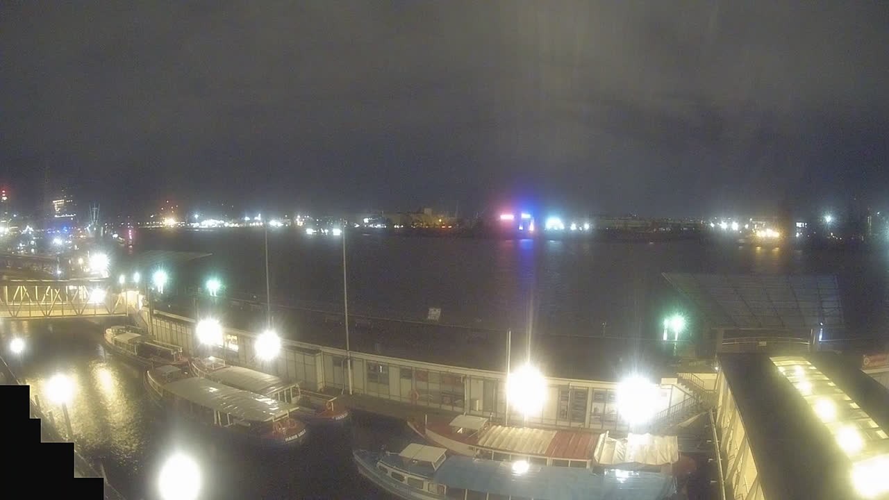Archiv Foto Webcam Hamburg: Landungsbrücken