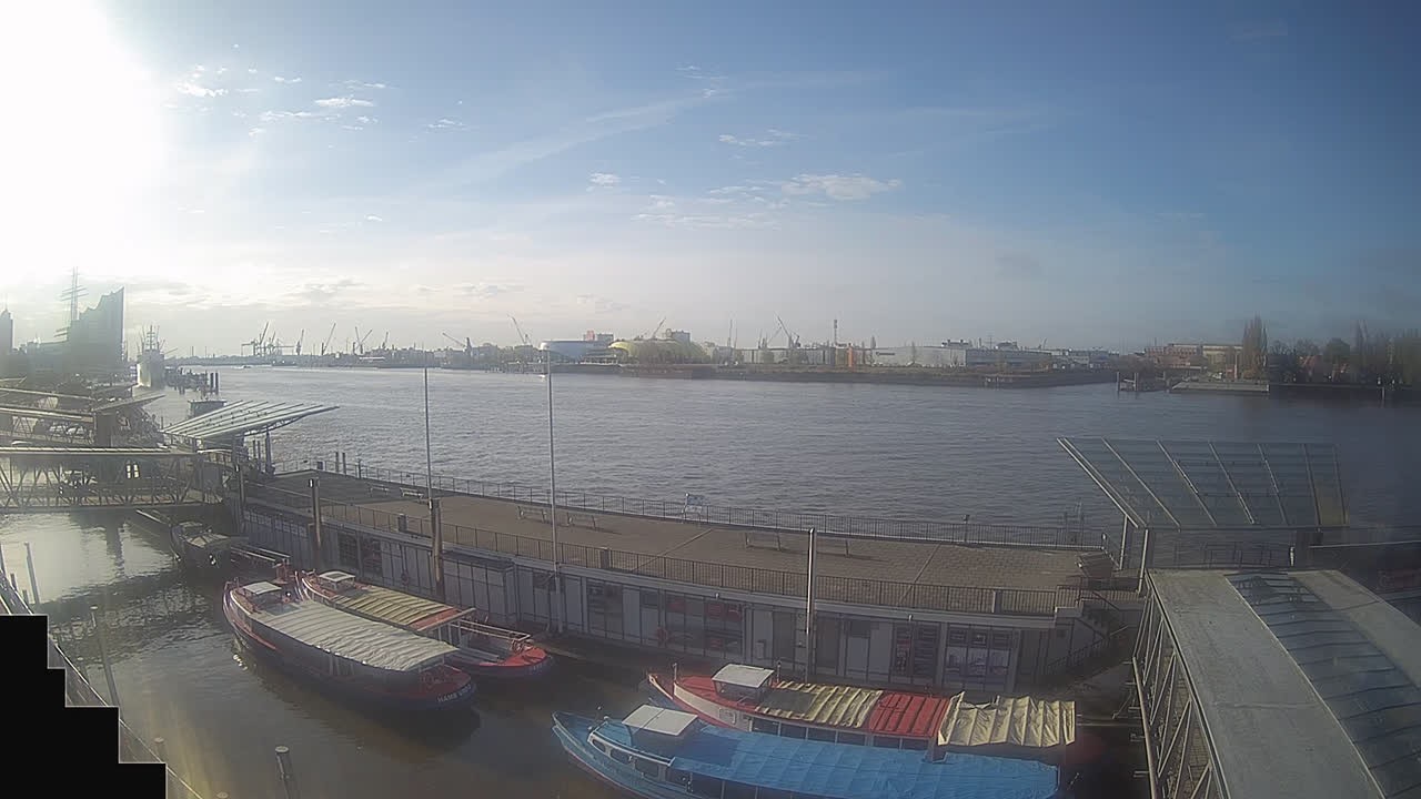 Archiv Foto Webcam Hamburg: Landungsbrücken