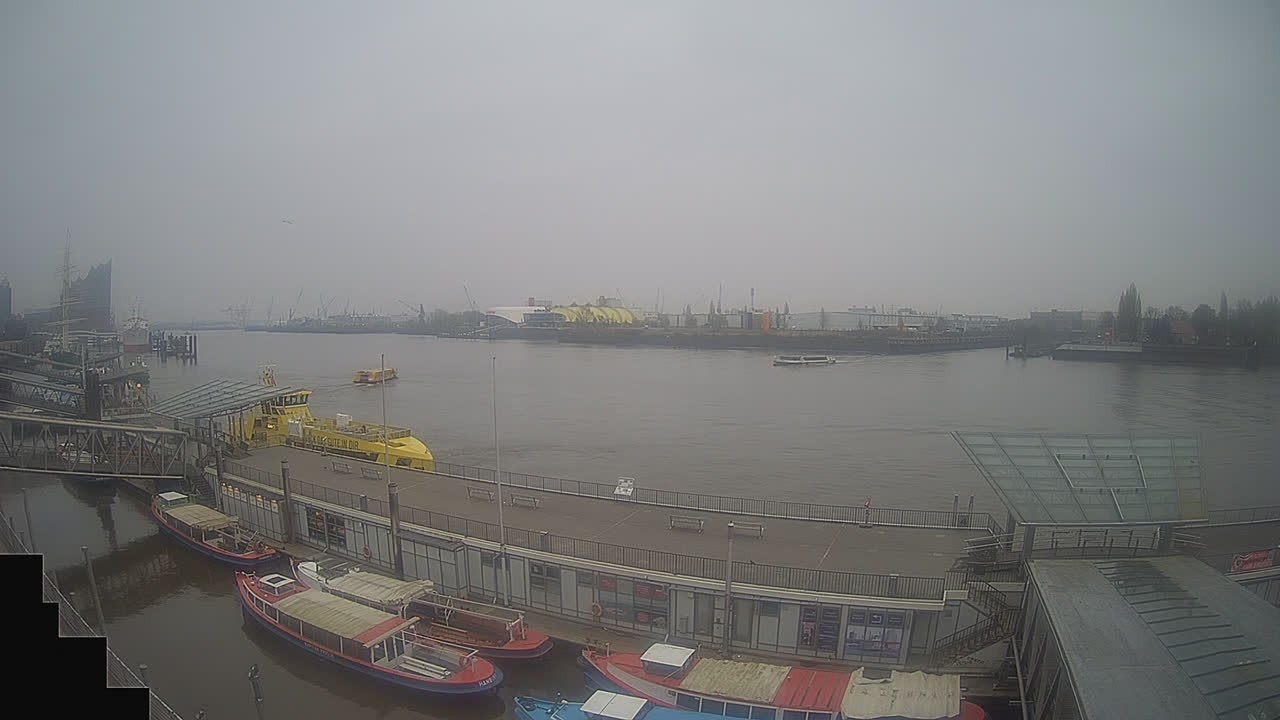 Archiv Foto Webcam Hamburg: Landungsbrücken