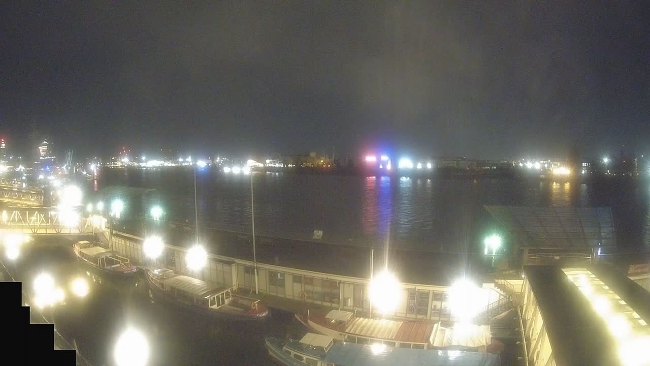 Archiv Foto Webcam Hamburg: Landungsbrücken