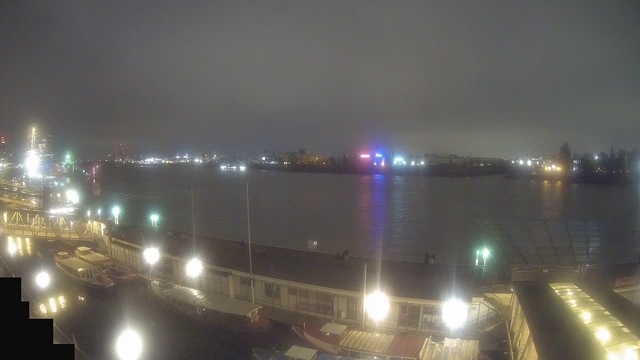 Archiv Foto Webcam Hamburg: Landungsbrücken