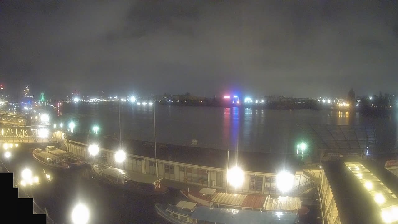 Archiv Foto Webcam Hamburg: Landungsbrücken