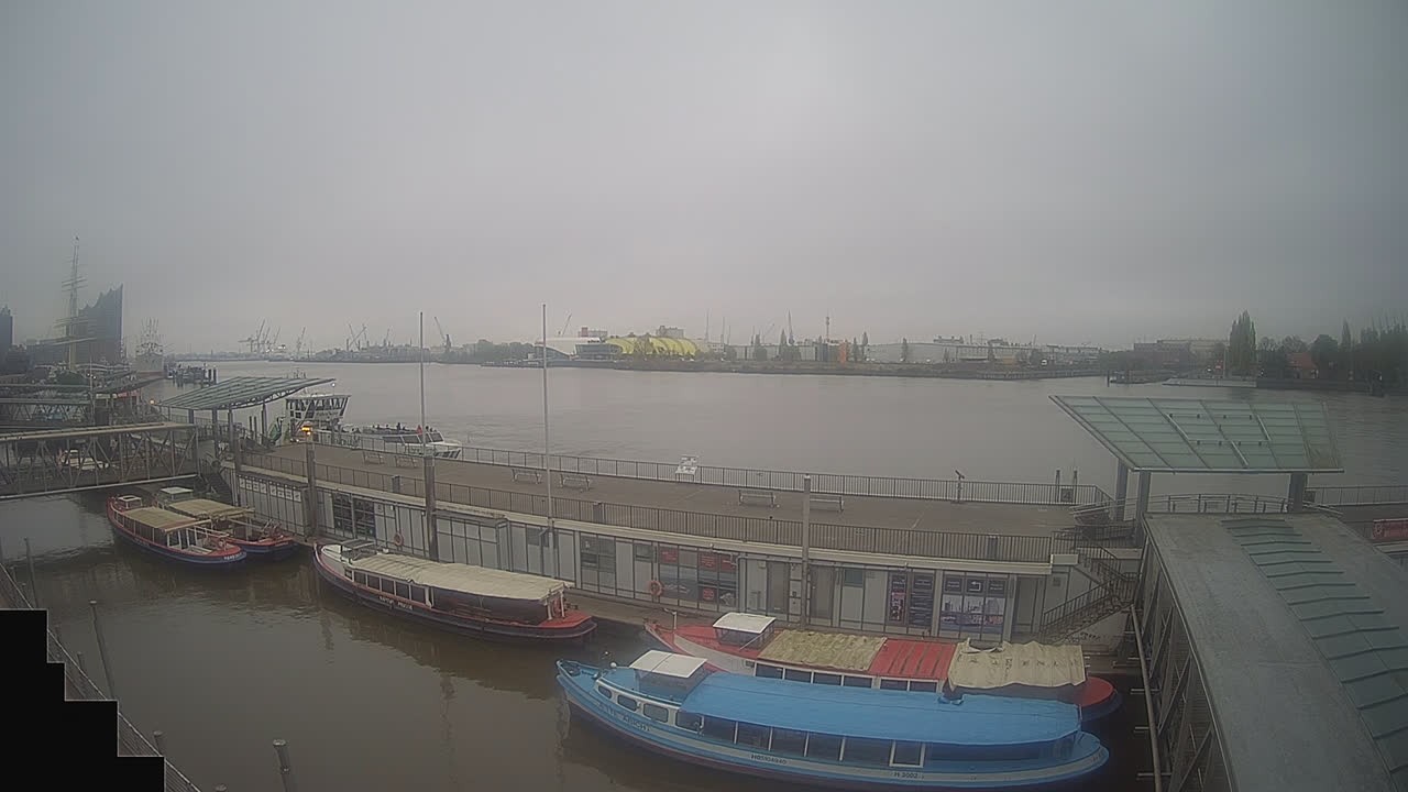 Archiv Foto Webcam Hamburg: Landungsbrücken