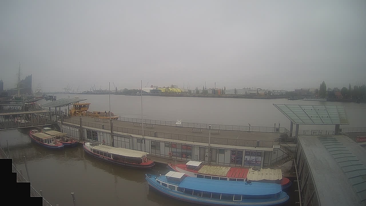 Archiv Foto Webcam Hamburg: Landungsbrücken