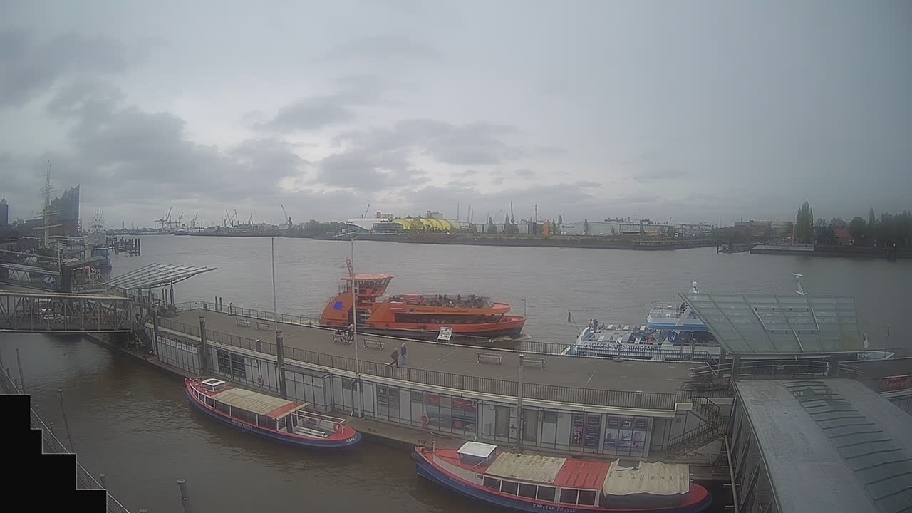 Archiv Foto Webcam Hamburg: Landungsbrücken