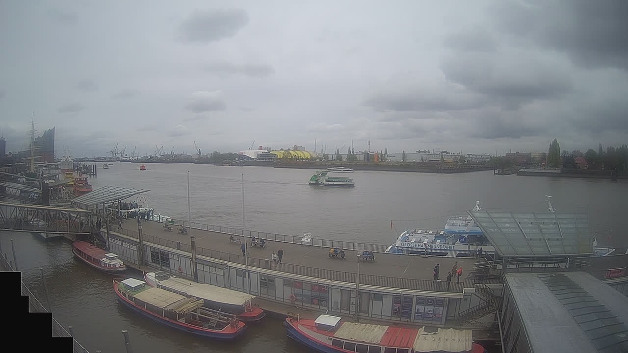 Archiv Foto Webcam Hamburg: Landungsbrücken