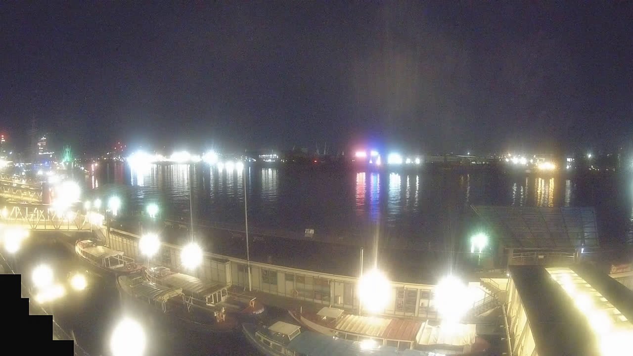 Archiv Foto Webcam Hamburg: Landungsbrücken