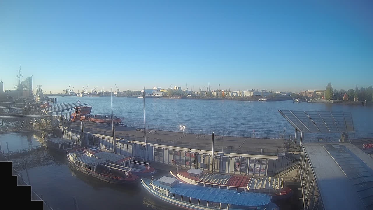 Archiv Foto Webcam Hamburg: Landungsbrücken