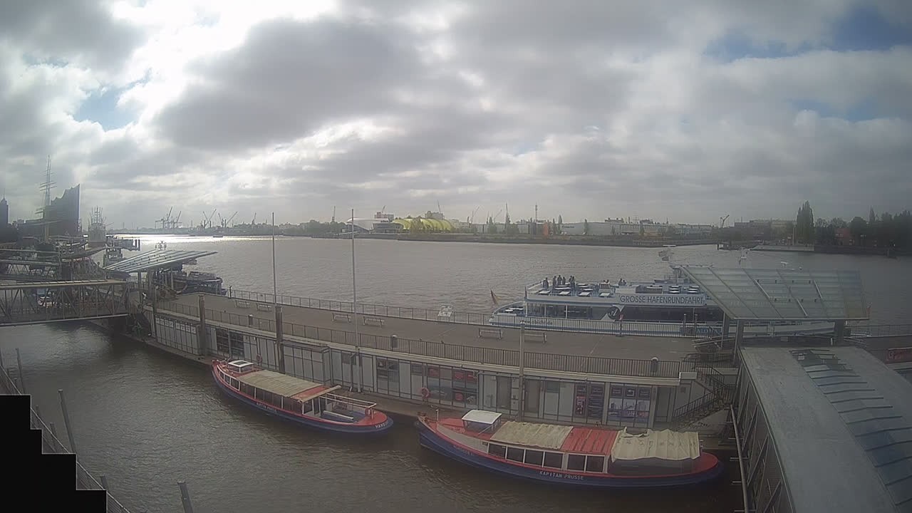 Archiv Foto Webcam Hamburg: Landungsbrücken