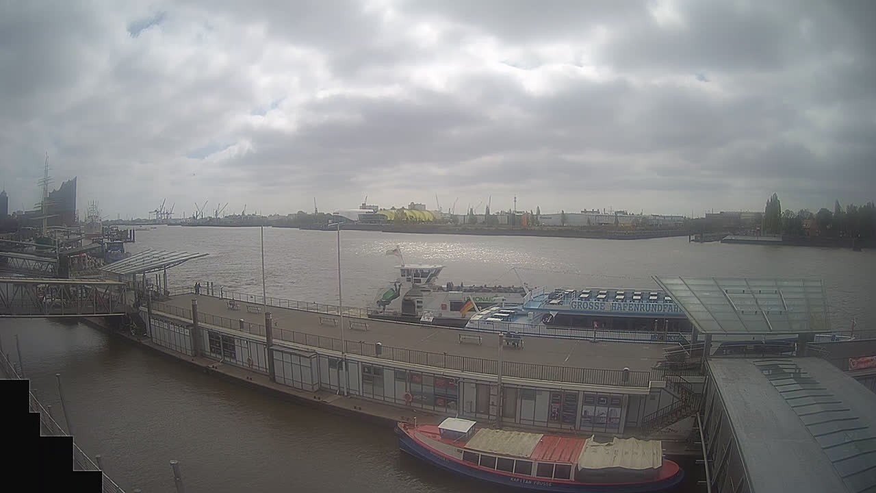Archiv Foto Webcam Hamburg: Landungsbrücken