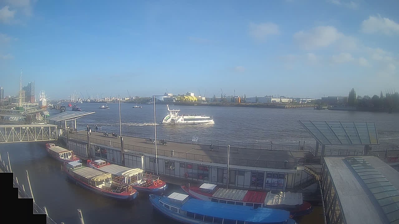 Archiv Foto Webcam Hamburg: Landungsbrücken