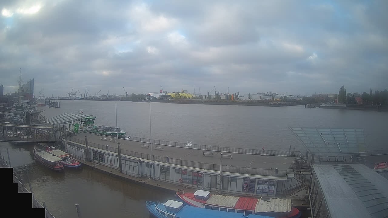 Archiv Foto Webcam Hamburg: Landungsbrücken
