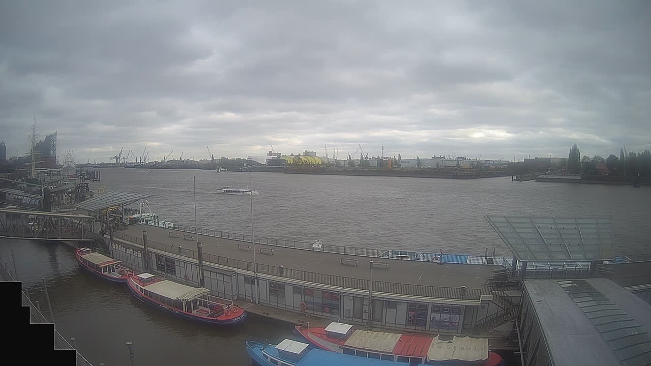 Archiv Foto Webcam Hamburg: Landungsbrücken