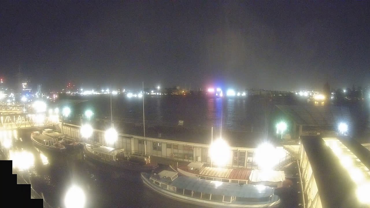 Archiv Foto Webcam Hamburg: Landungsbrücken
