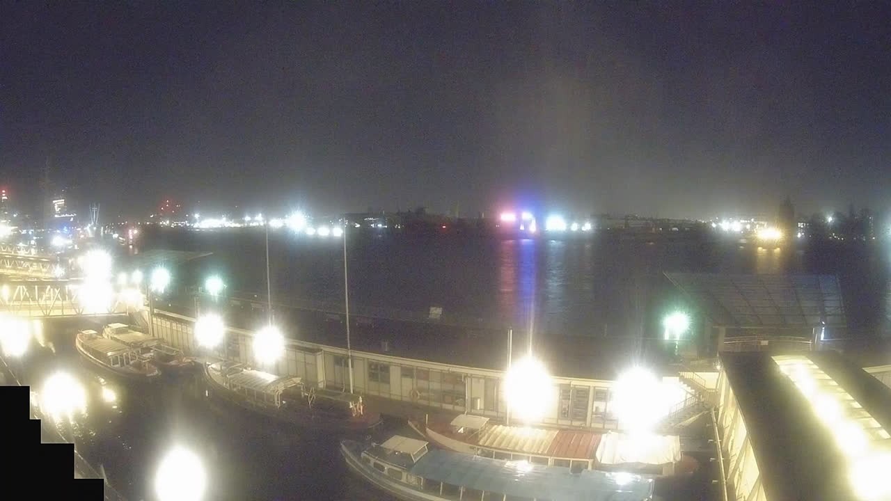 Archiv Foto Webcam Hamburg: Landungsbrücken