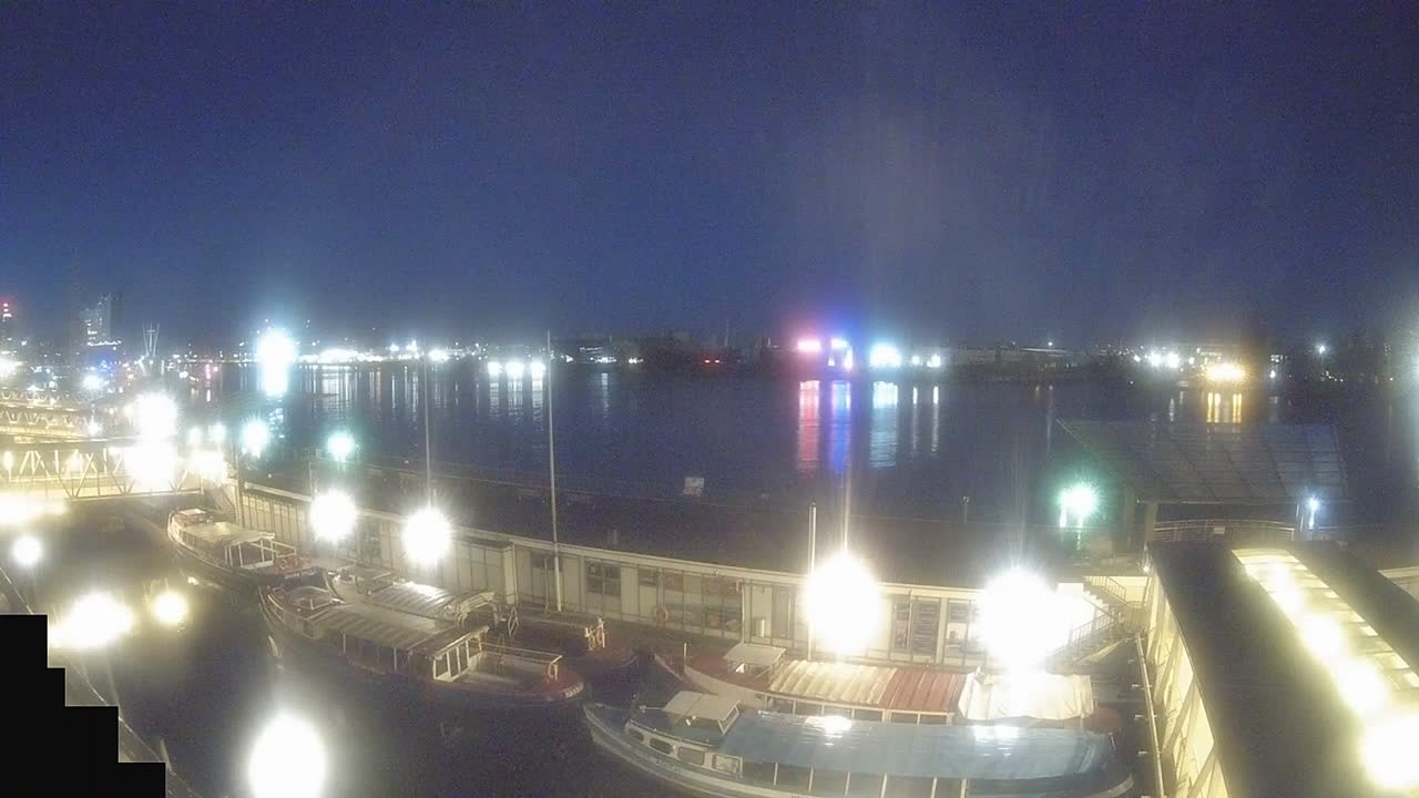 Archiv Foto Webcam Hamburg: Landungsbrücken
