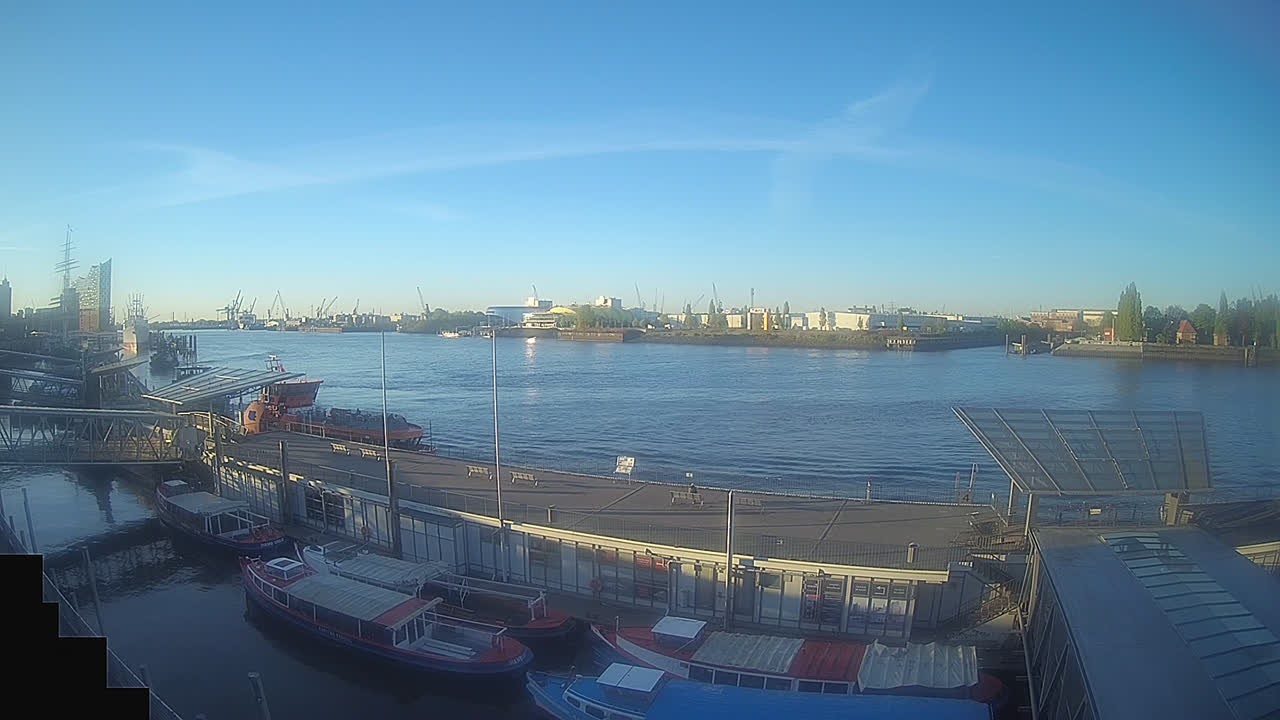 Archiv Foto Webcam Hamburg: Landungsbrücken