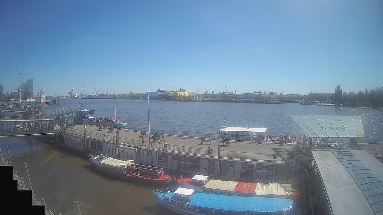 Archiv Foto Webcam Hamburg: Landungsbrücken