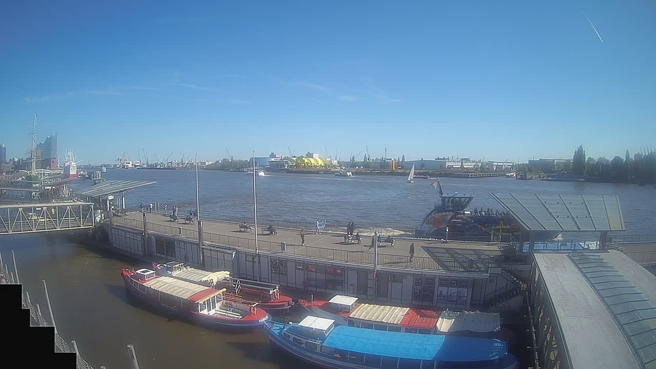 Archiv Foto Webcam Hamburg: Landungsbrücken