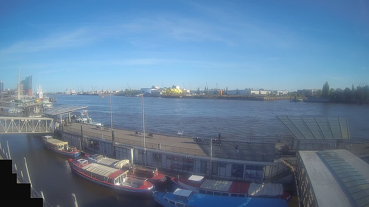 Archiv Foto Webcam Hamburg: Landungsbrücken