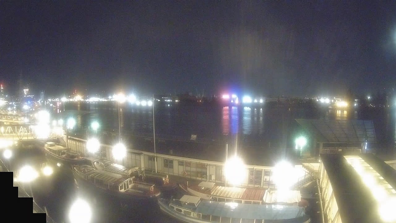 Archiv Foto Webcam Hamburg: Landungsbrücken