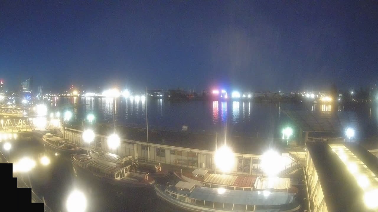 Archiv Foto Webcam Hamburg: Landungsbrücken