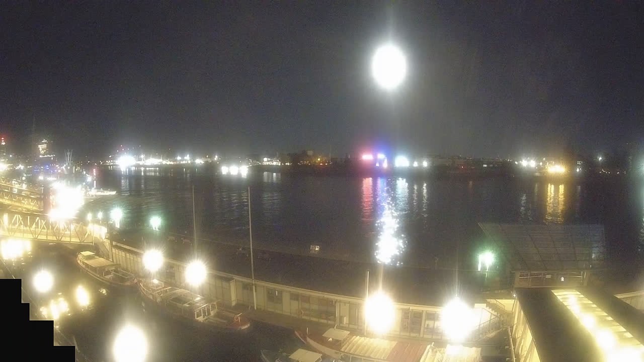 Archiv Foto Webcam Hamburg: Landungsbrücken