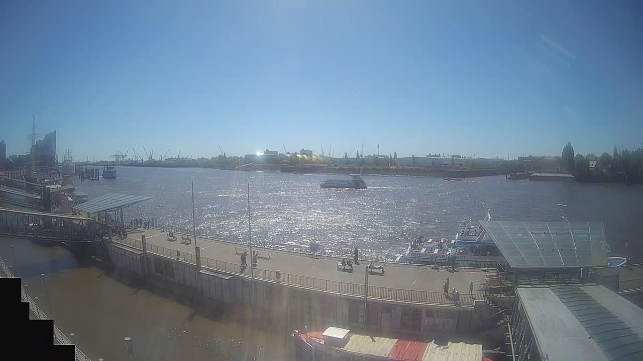 Archiv Foto Webcam Hamburg: Landungsbrücken