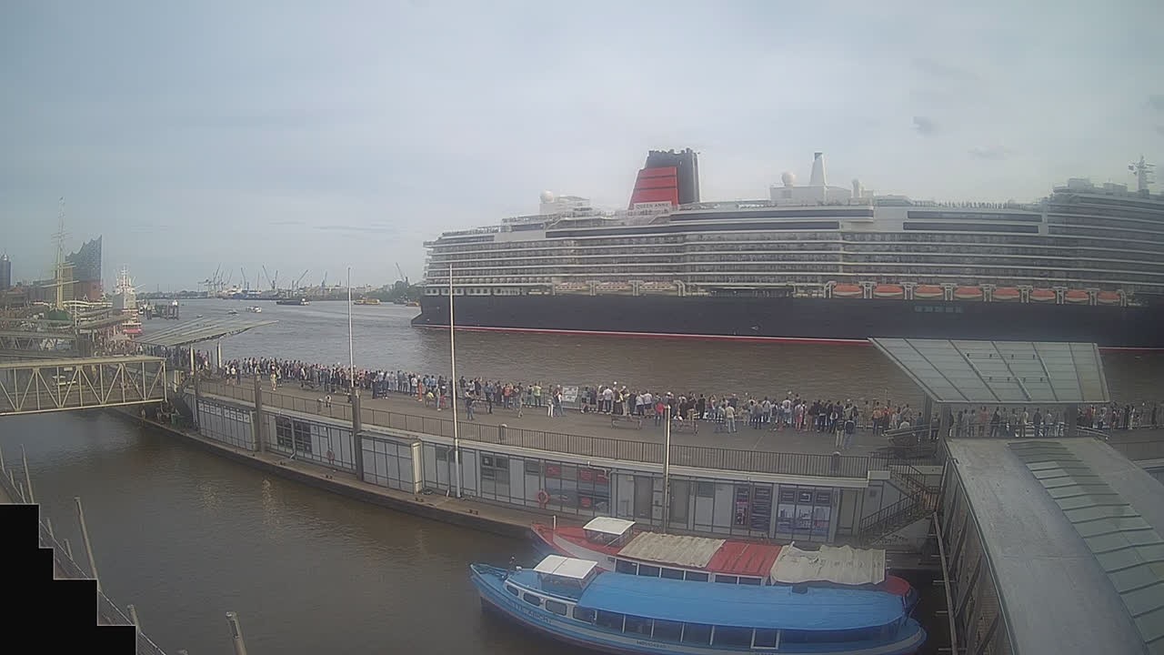 Archiv Foto Webcam Hamburg: Landungsbrücken