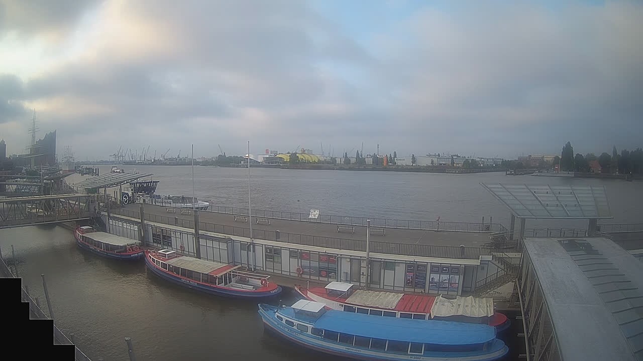 Archiv Foto Webcam Hamburg: Landungsbrücken