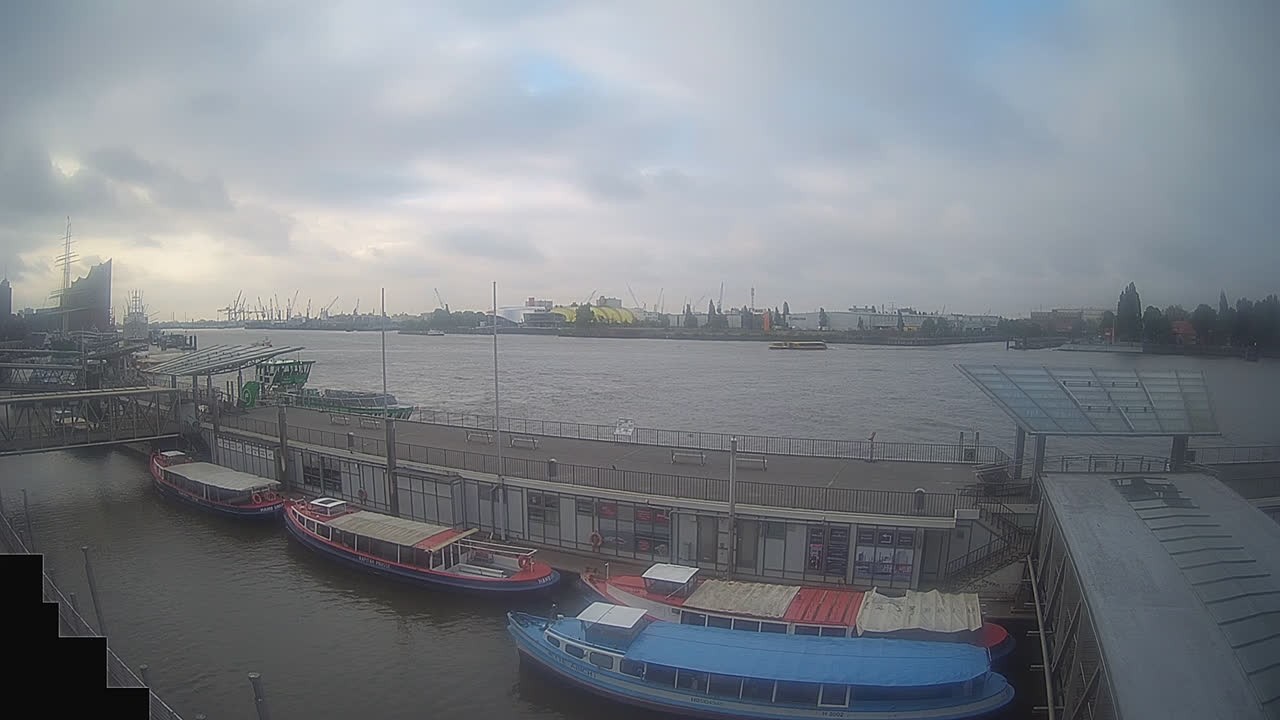 Archiv Foto Webcam Hamburg: Landungsbrücken
