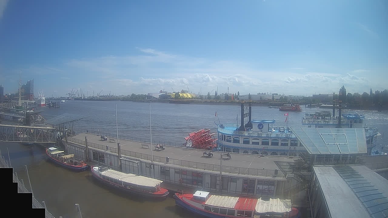 Archiv Foto Webcam Hamburg: Landungsbrücken