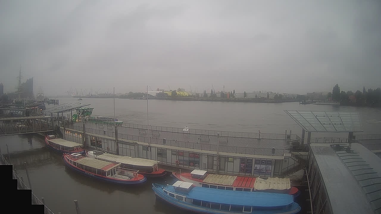 Archiv Foto Webcam Hamburg: Landungsbrücken