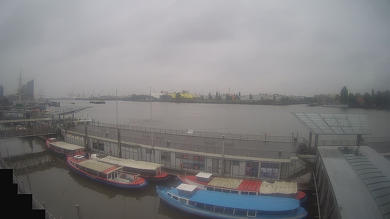 Archiv Foto Webcam Hamburg: Landungsbrücken