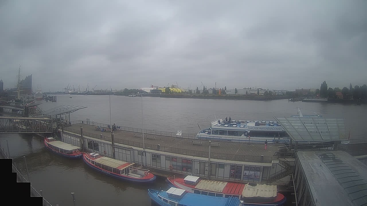 Archiv Foto Webcam Hamburg: Landungsbrücken