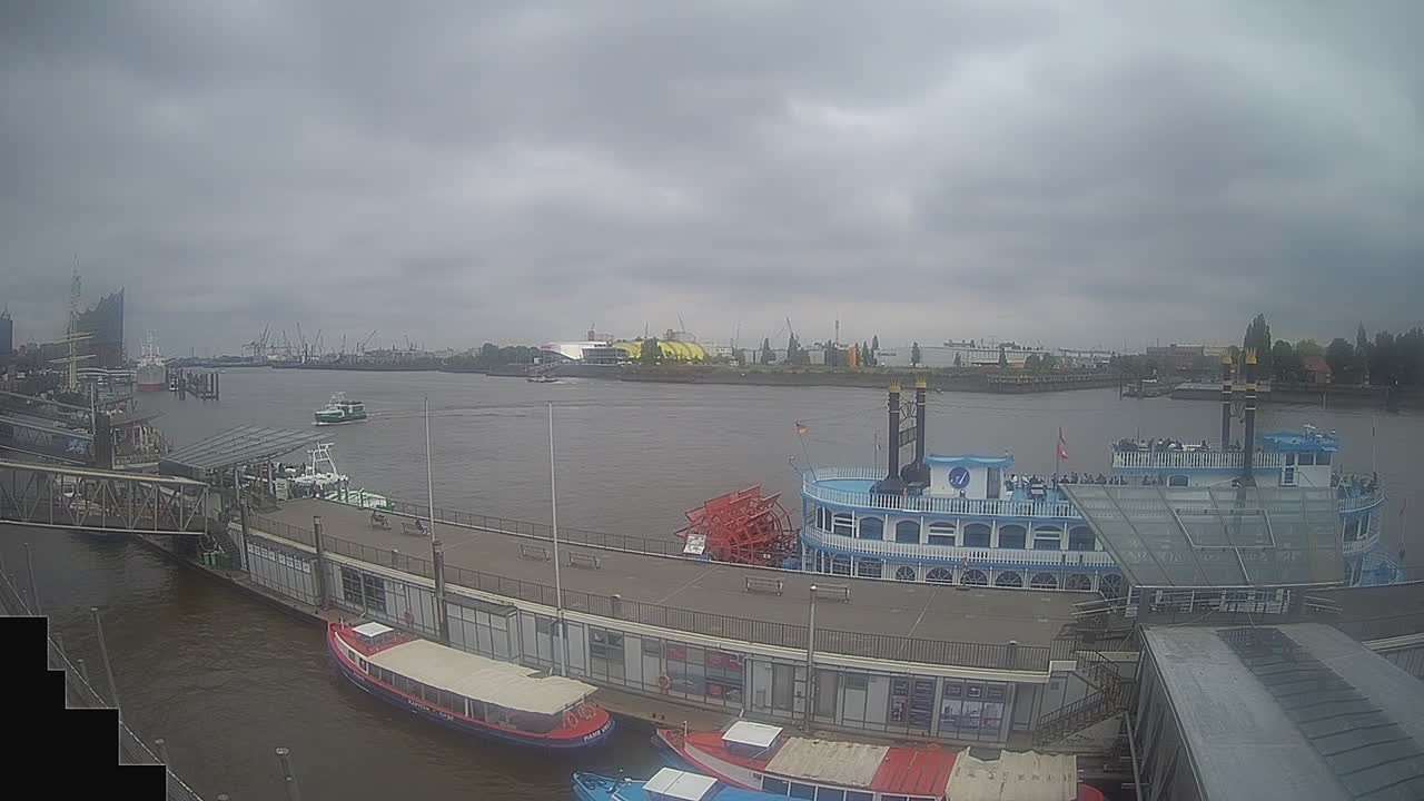 Archiv Foto Webcam Hamburg: Landungsbrücken