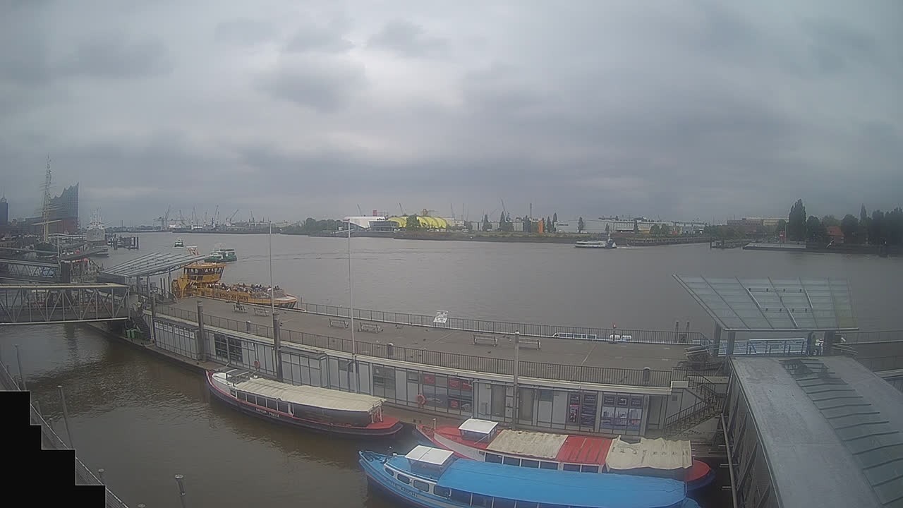 Archiv Foto Webcam Hamburg: Landungsbrücken