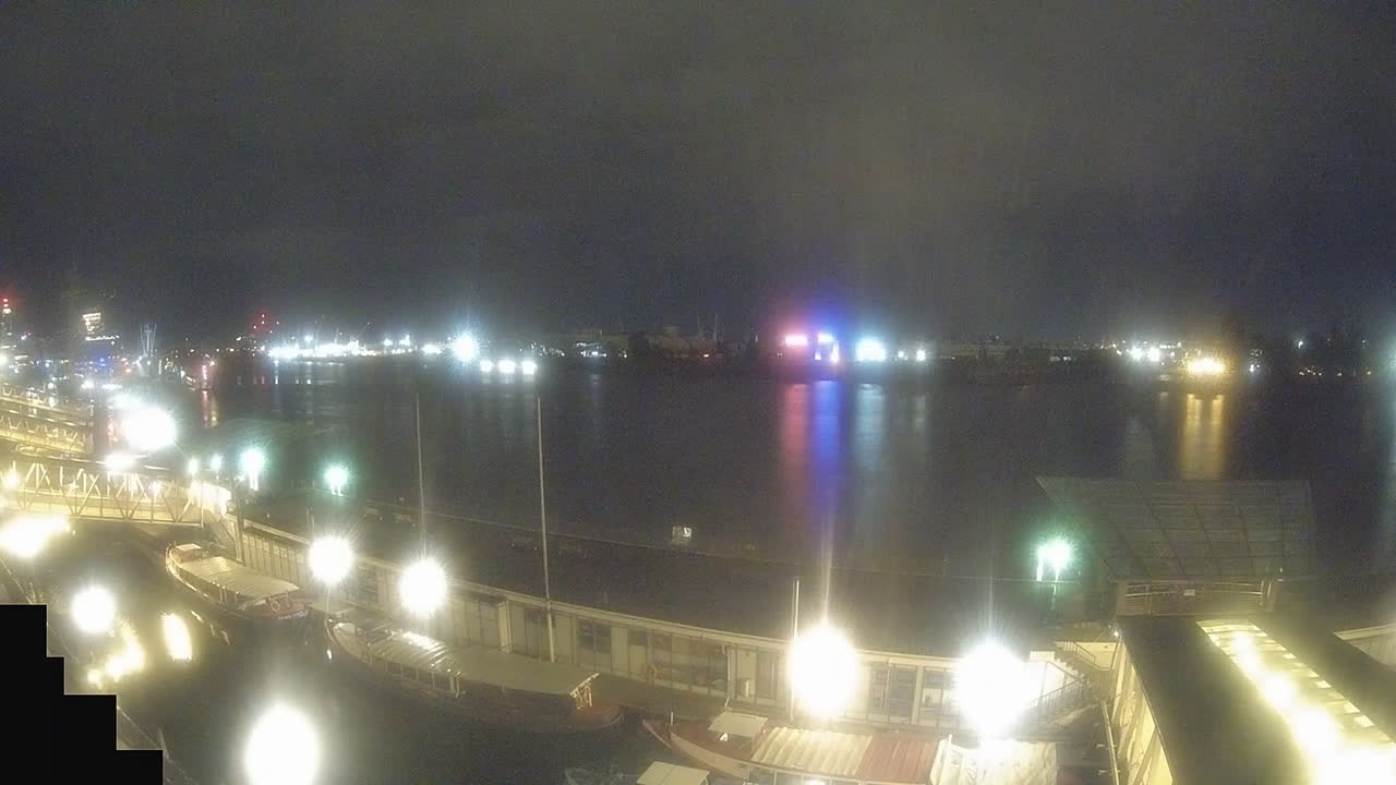 Archiv Foto Webcam Hamburg: Landungsbrücken
