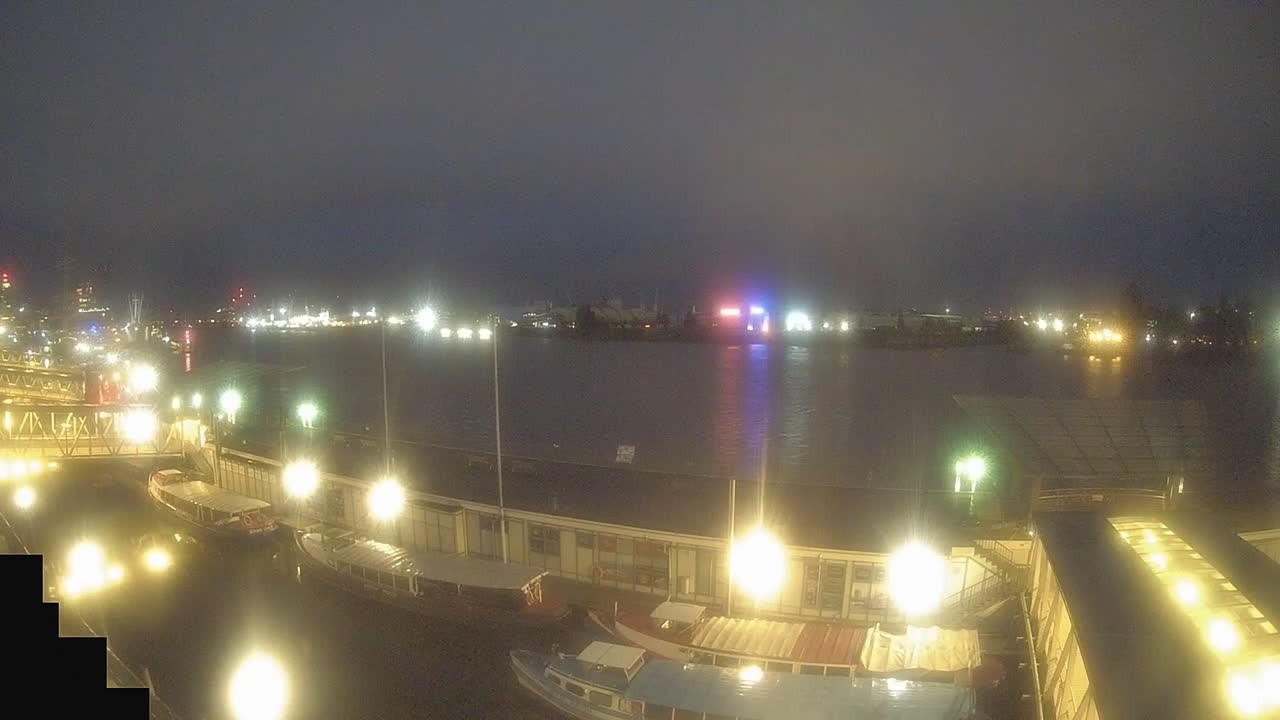 Archiv Foto Webcam Hamburg: Landungsbrücken