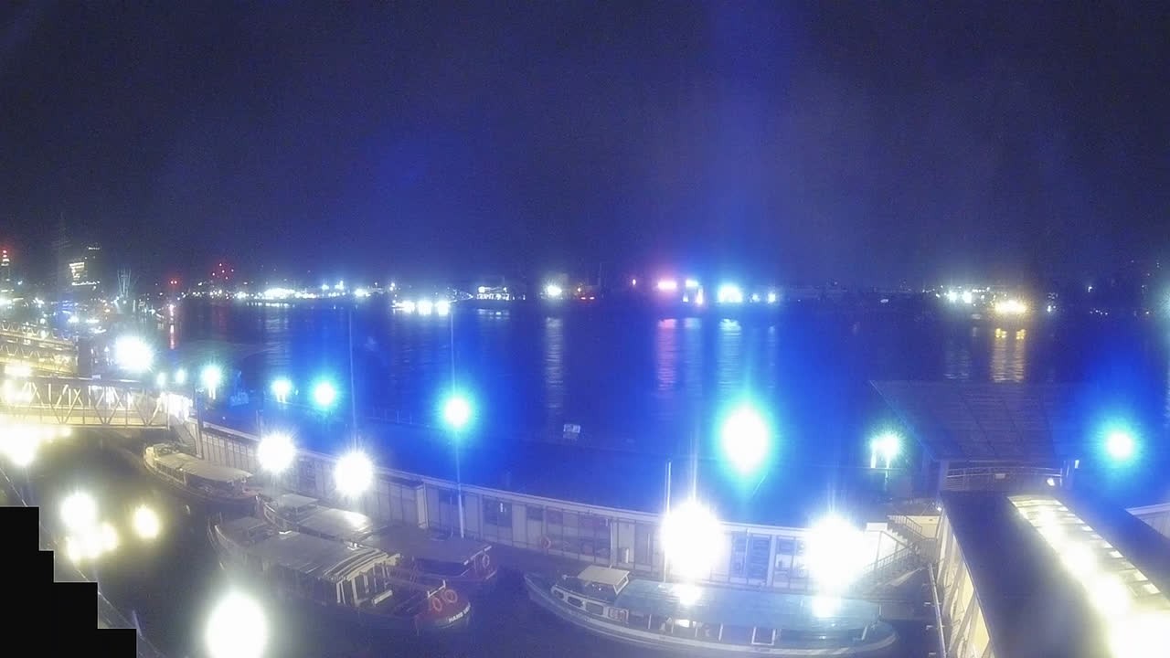 Archiv Foto Webcam Hamburg: Landungsbrücken