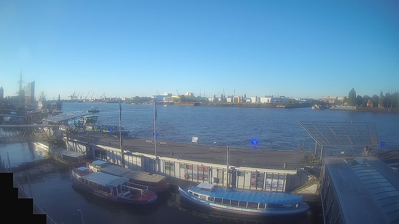 Archiv Foto Webcam Hamburg: Landungsbrücken