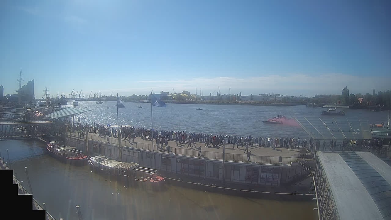Archived image Webcam Hamburg: Cargo bridges