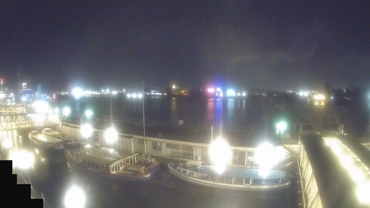 Archiv Foto Webcam Hamburg: Landungsbrücken
