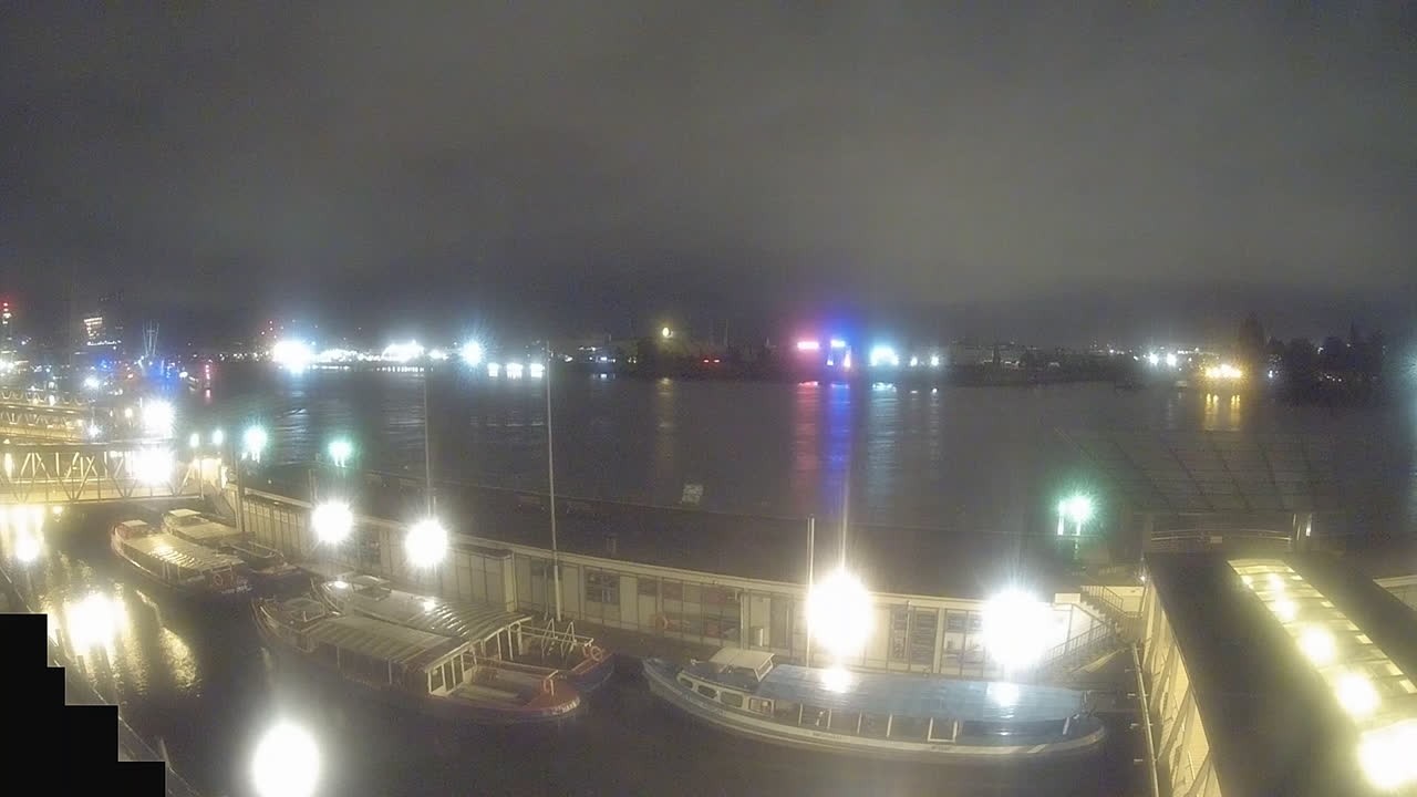 Archiv Foto Webcam Hamburg: Landungsbrücken