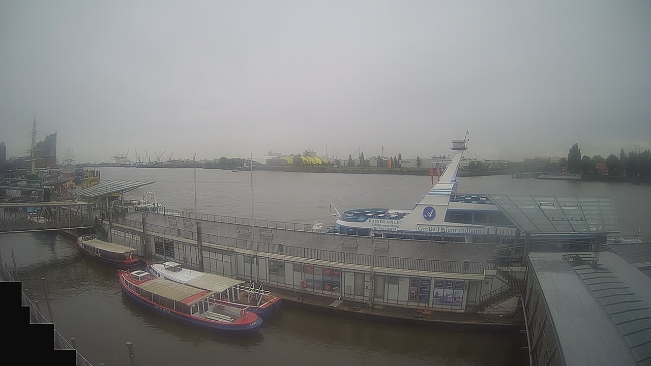 Archiv Foto Webcam Hamburg: Landungsbrücken